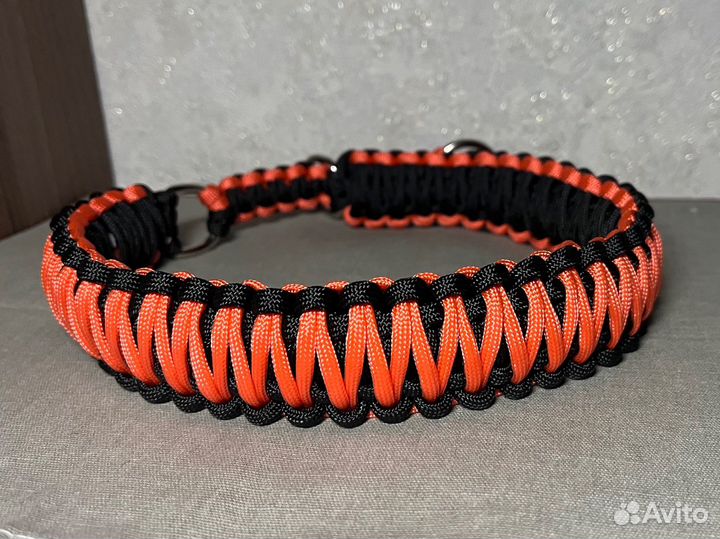 Ошейник из паракорда