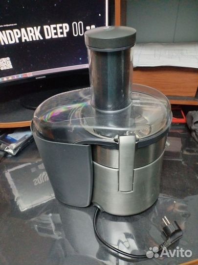 Соковыжималка Kenwood JE 810