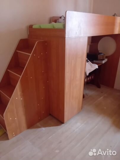 Продам кровать чердак, Цена договорная