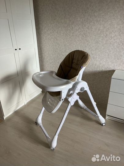Стул для кормления с чехлом