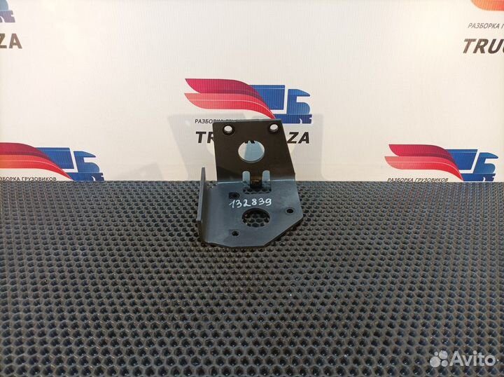 Кронштейн крана управления тормозами прицепа