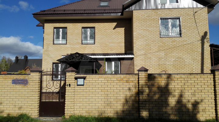 Коттедж 436 м² на участке 10,5 сот.