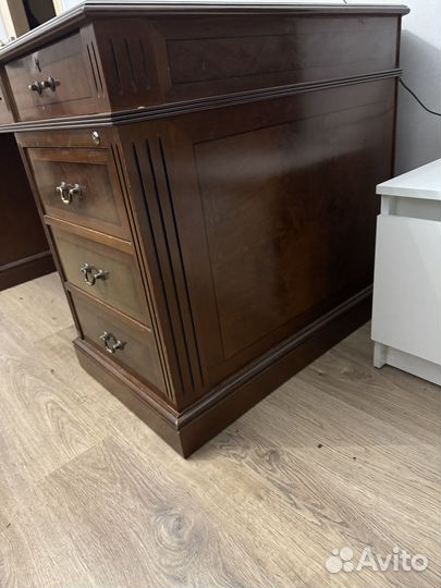 Стол письменный большой