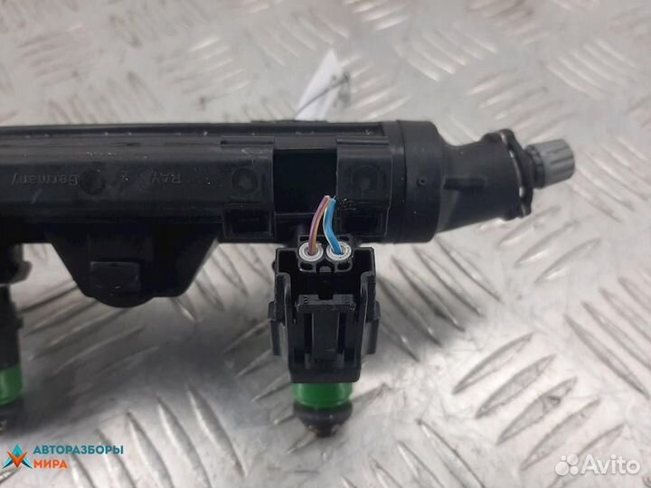 Топливная рампа Skoda Fabia (6Y) рест. 2005