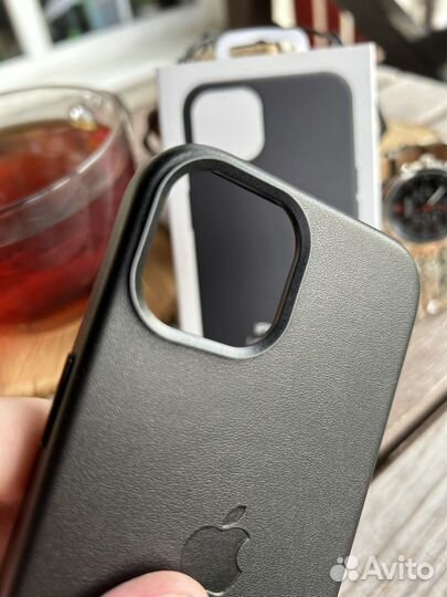 Кожаный чехол iPhone 14 черный