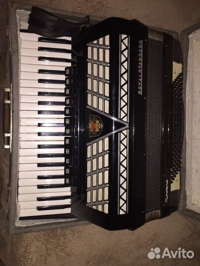 Аккордеон Royal Standard Montana