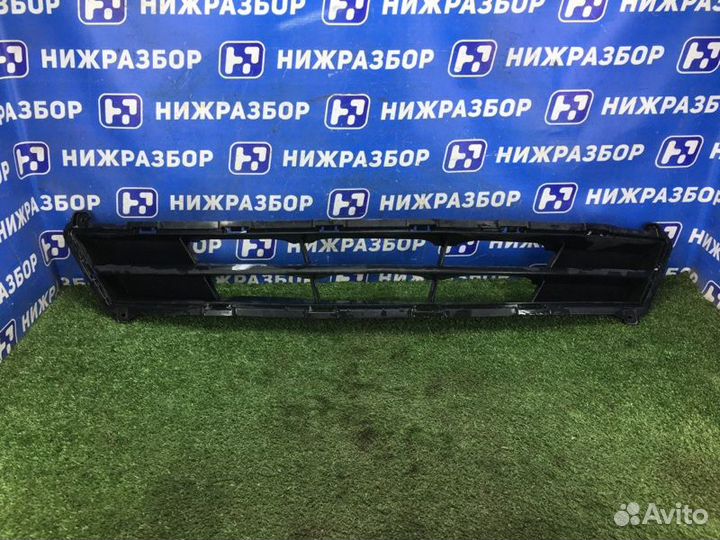 Решетка в бампер передняя Hyundai Solaris RB