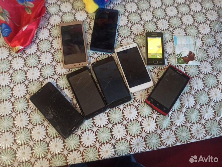 Планшеты, телефоны на запчасти