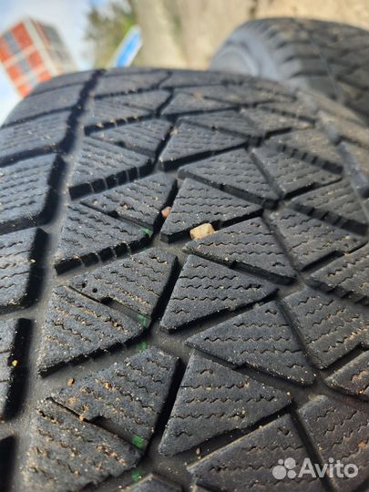 Bridgestone Blizzak DM-V2 235/55 R19