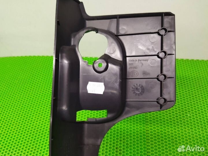 Накладка порога передняя правая Volkswagen Touareg