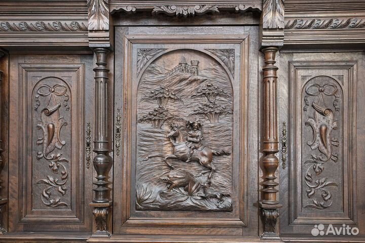 Буфет старинный из массива