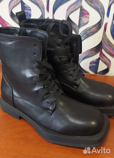 Ботинки женские 39 размер новые