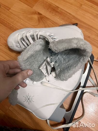 Коньки фигурные 38 размер