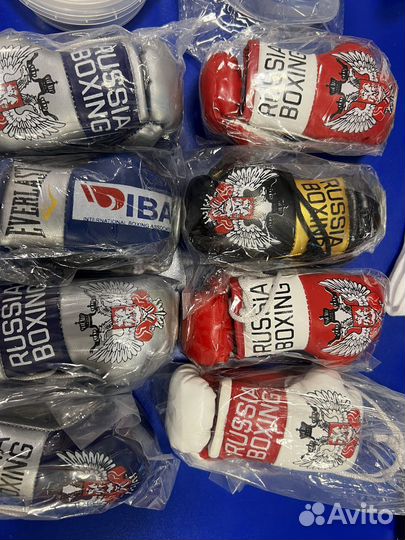 Боксерские перчатки 10 oz