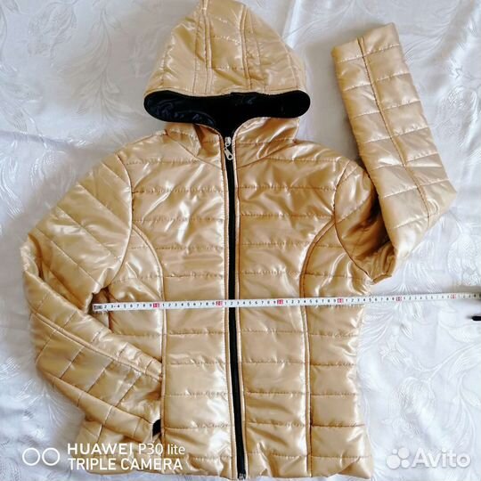 Куртка демисезон на золотистого цвета 42-44