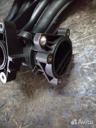 Впускной коллектор Nissan Qashqai j10 2.0 MR20