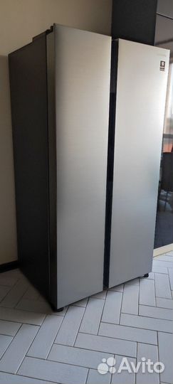 Холодильник Samsung