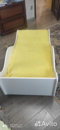 Детская кроватка-машинка