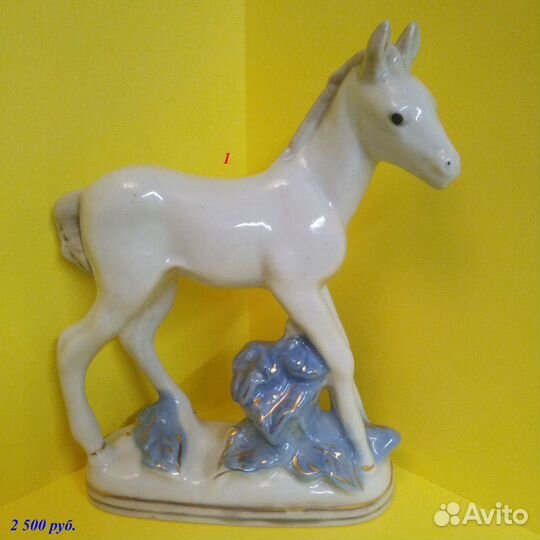 «Лошади и кони». Статуэтки. Фарфор. Гжель