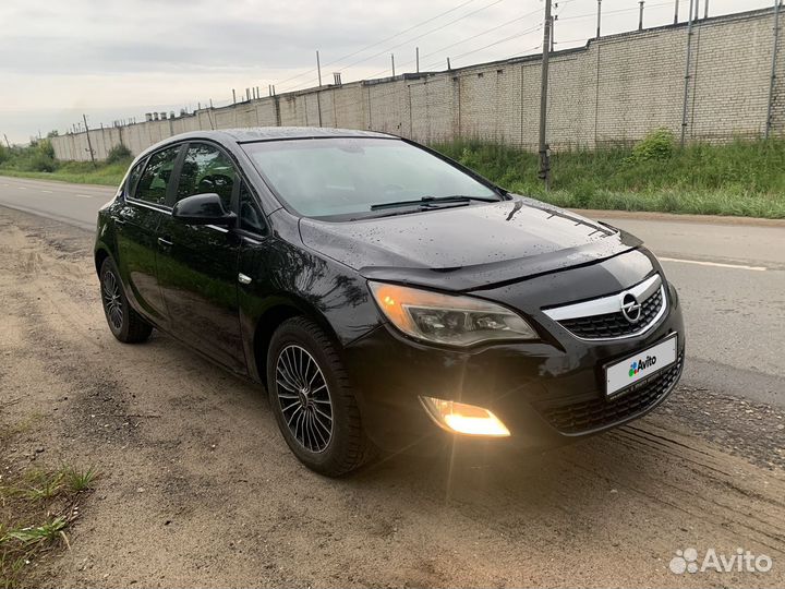 Opel Astra 1.6 МТ, 2011, 192 000 км