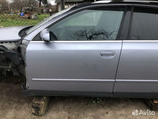 Дверь передняя левая на Audi A4 B6 серая