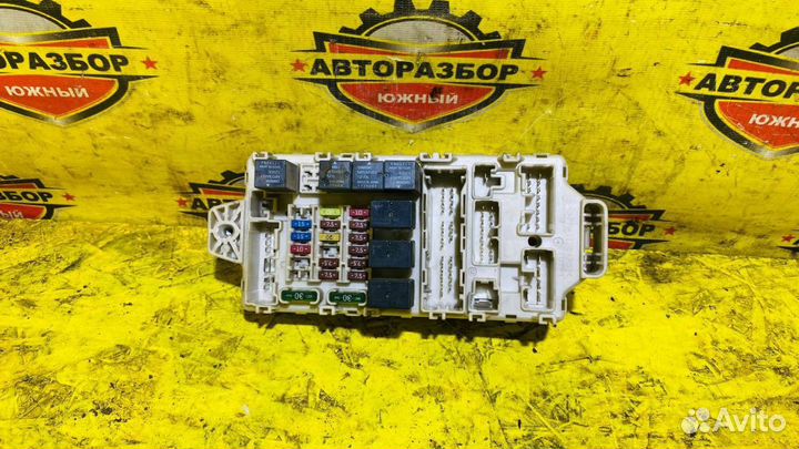 Блок предохранителей Mitsubishi Lancer 9 АКПП