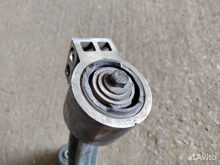 Рычаг подвески передний правый Opel Astra J A16XER