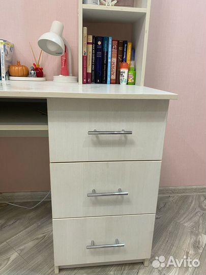 Рабочий стол для школьника