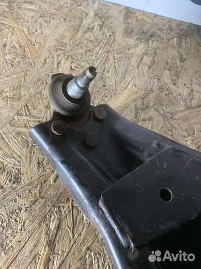 Рычаг подвески передний правый Renault Duster HS