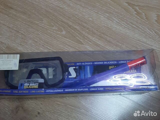 Маска с трубкой для плаванья