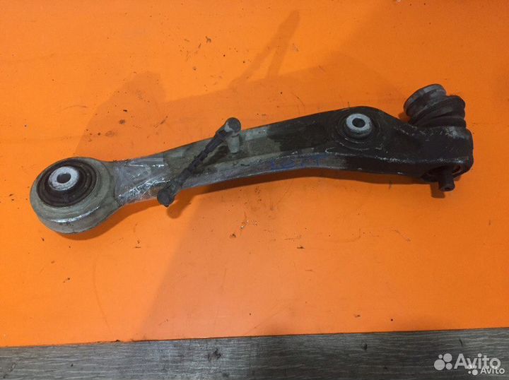 Рычаг правый (нижний) Audi A8