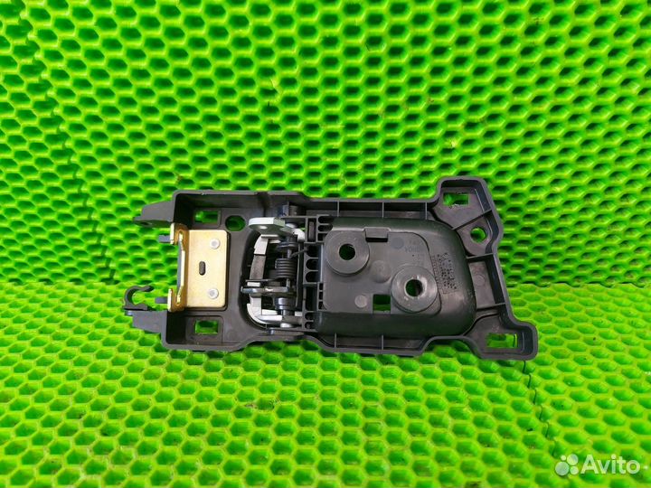 Ручка двери внутренняя задняя левая Honda Pilot