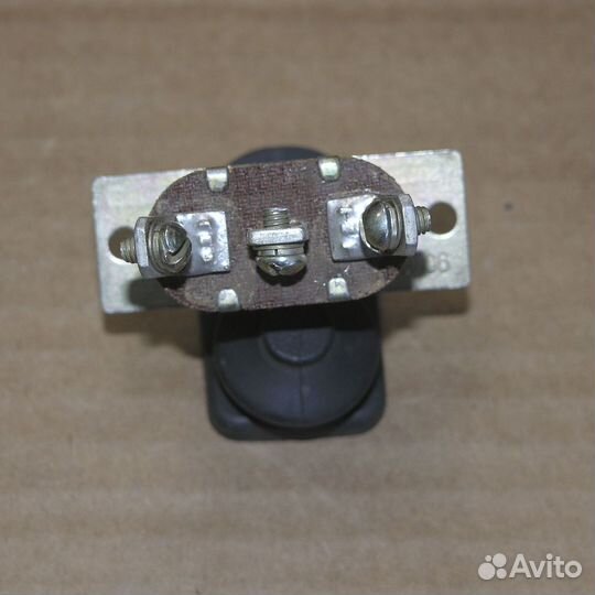 Тумблер трехпозиционный трехконтактный (Сделано в