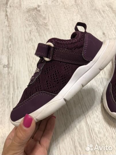 Кроссовки детские