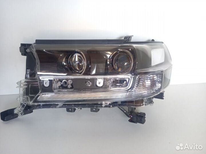 Фара LED левая Тойота Land Cruiser 200 2016-2020