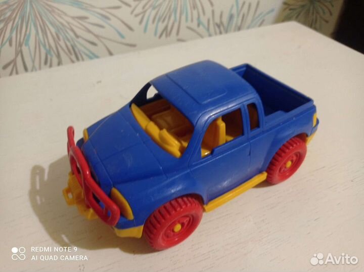 Машинки 4 штуки
