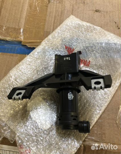 Форсунка омывателя фар RH Lexus RX 2003-2009