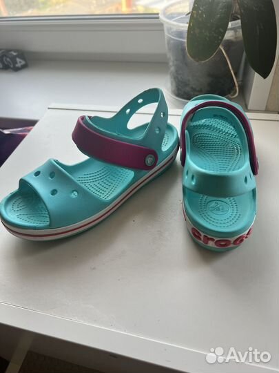 Сандалии crocs j2