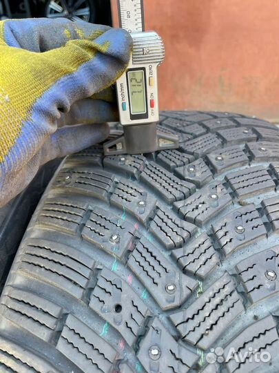 Continental IceContact 3 235/55 R19 105T