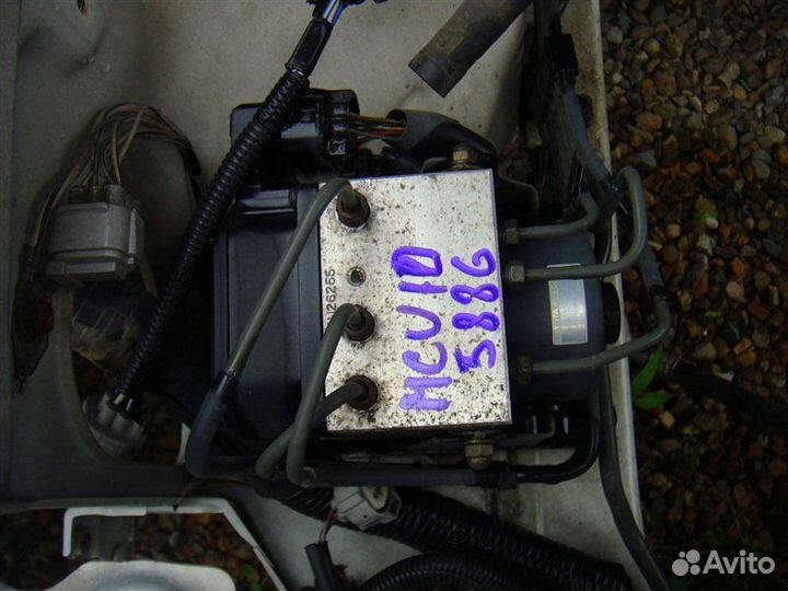 Блок abs Toyota Harrier MCU10 2000