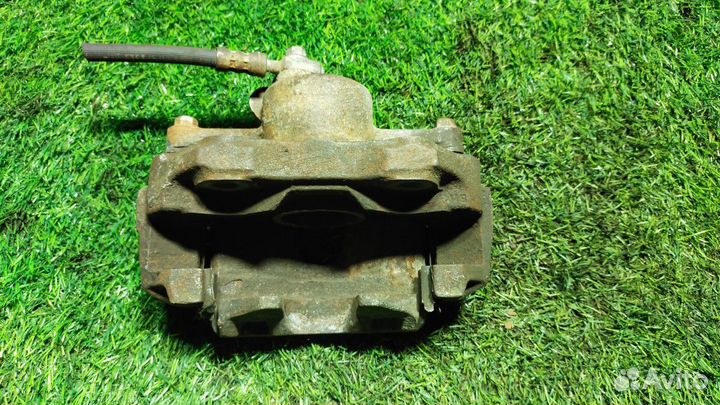 Суппорт передний левый Volkswagen Polo