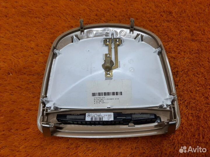 Плафон освещения задний Mercedes-Benz M-Class W164