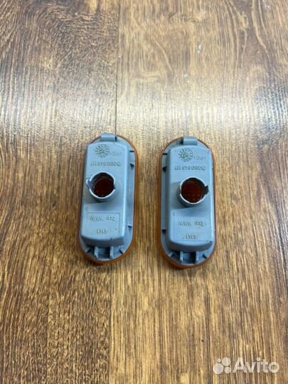 Повторитель поворота в крыло передний Volkswagen