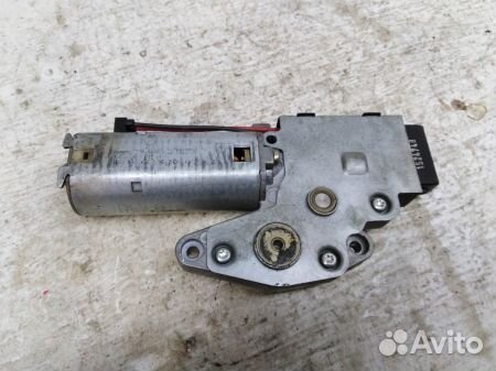 Моторчик люка Мерседес