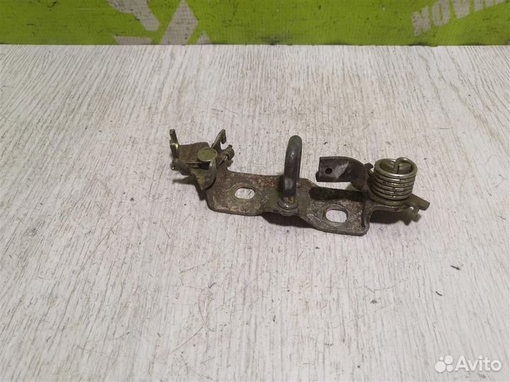 Ответная часть замка багажника Киа Сепия Шума 96