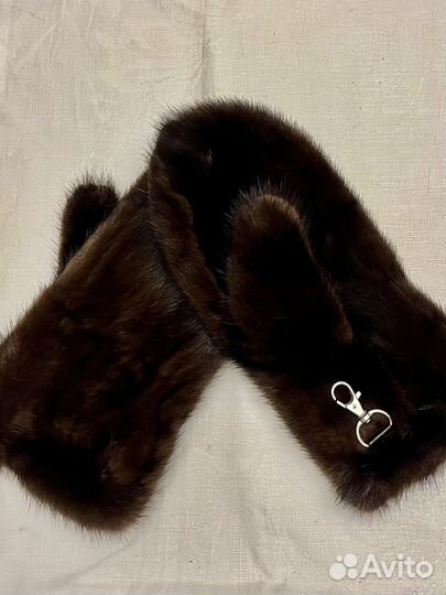 Норковые варежки новые