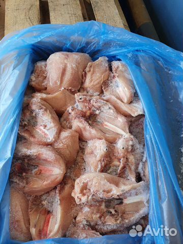 Куриная грудка на кости замороженная
