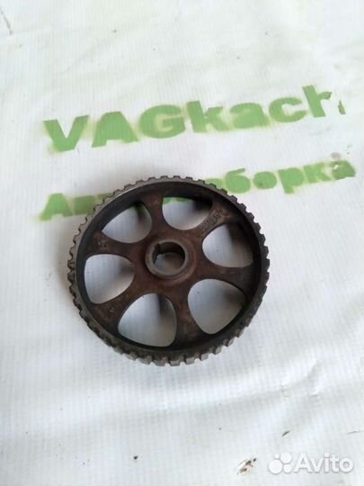 Шестерня распредвала 049109111С Volkswagen Passat