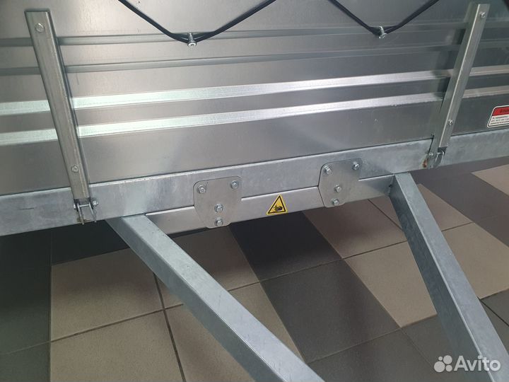 Прицеп Спутник Expert Zn 2013/33 тент 350