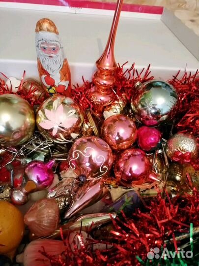 Ель искусственная, гирлянды, игрушки